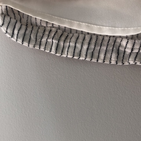 White Stripped Linen Shorts Size Small - Picture 4 of 5